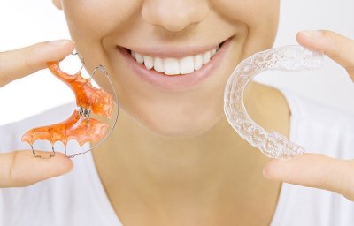 Girl showing the dental braces