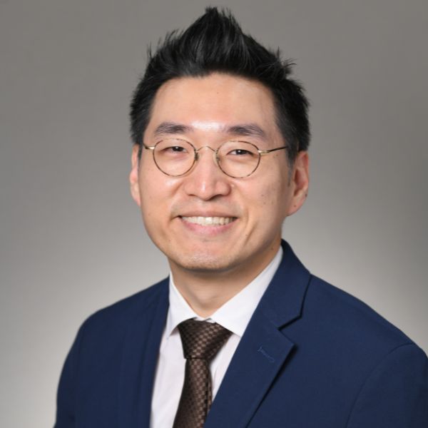 Dr. Jaewon Kim Tukwila dentist with specialization in dental implants